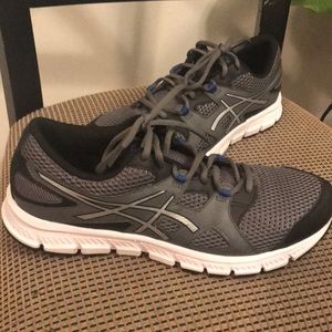 Men’s ASICS size 9